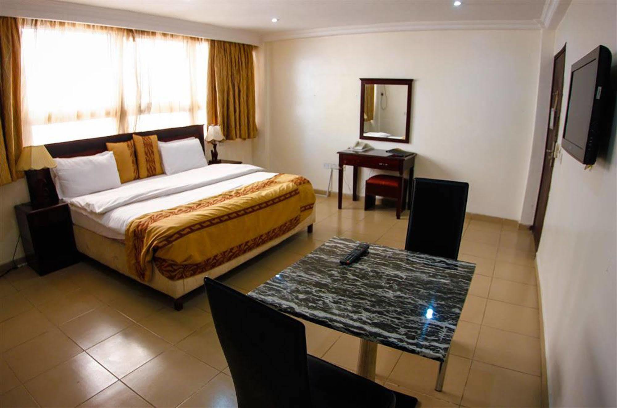 Beni Hotel Lagos Exterior foto